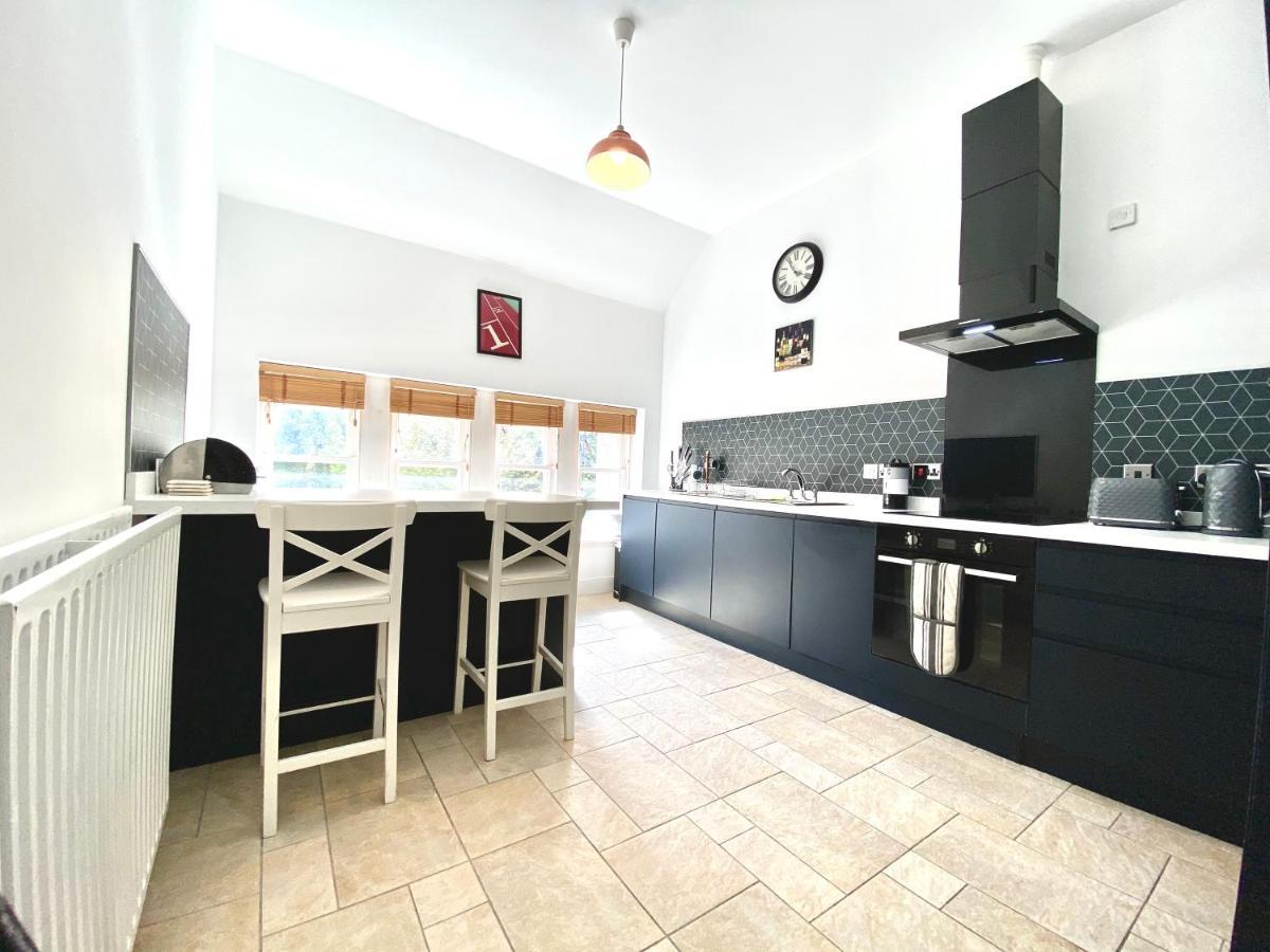 Serviced Accommodation Moray - Lesmurdie House Elgin Bagian luar foto