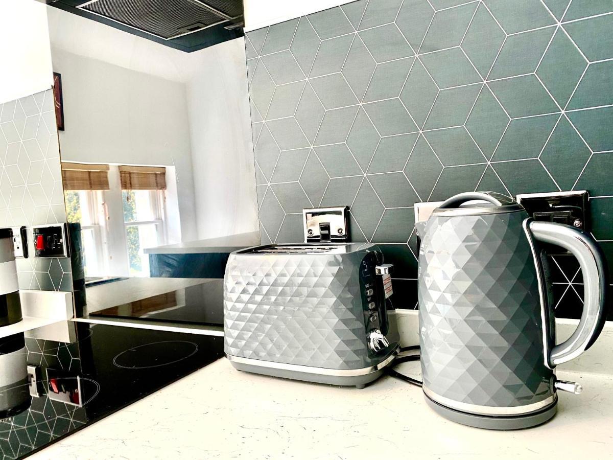 Serviced Accommodation Moray - Lesmurdie House Elgin Bagian luar foto