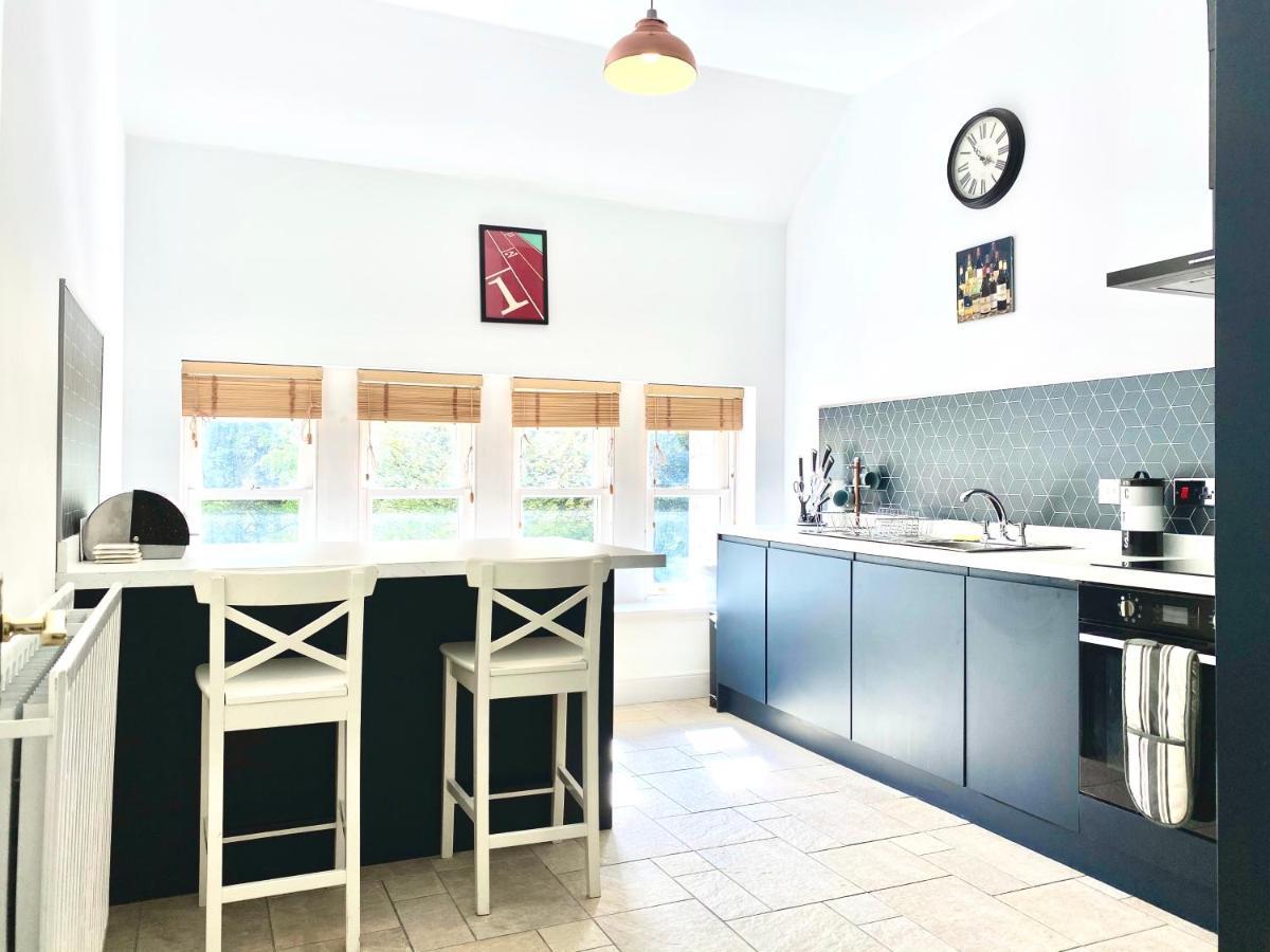 Serviced Accommodation Moray - Lesmurdie House Elgin Bagian luar foto